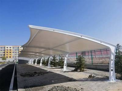 7字形膜結構車棚 專業電動車停車棚設計、施工與十年售后保障